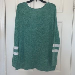 Green longsleeve top! Thin material